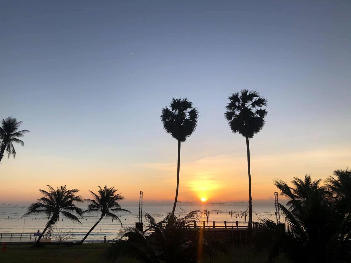Ban Saithong Beach Resort Bang Saphan Noi Eksteriør billede