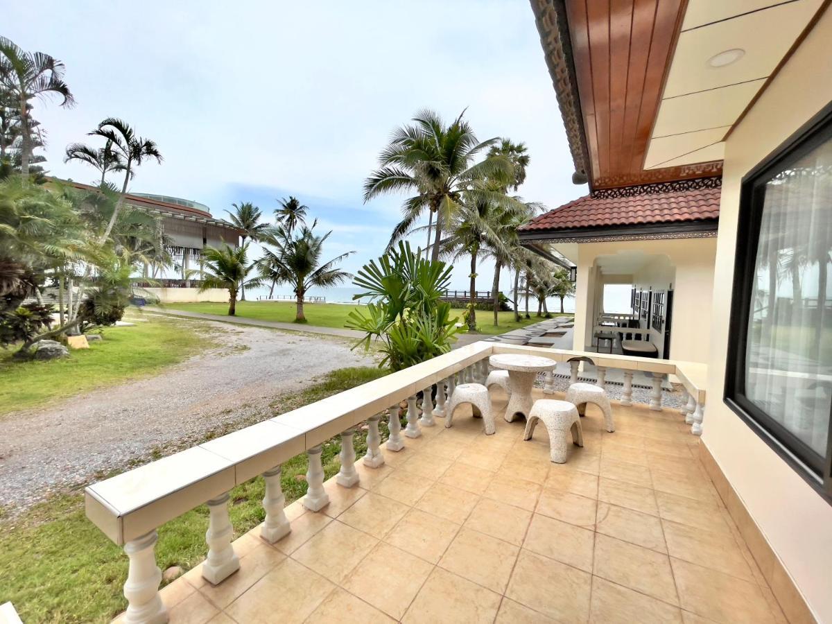 Ban Saithong Beach Resort Bang Saphan Noi Eksteriør billede
