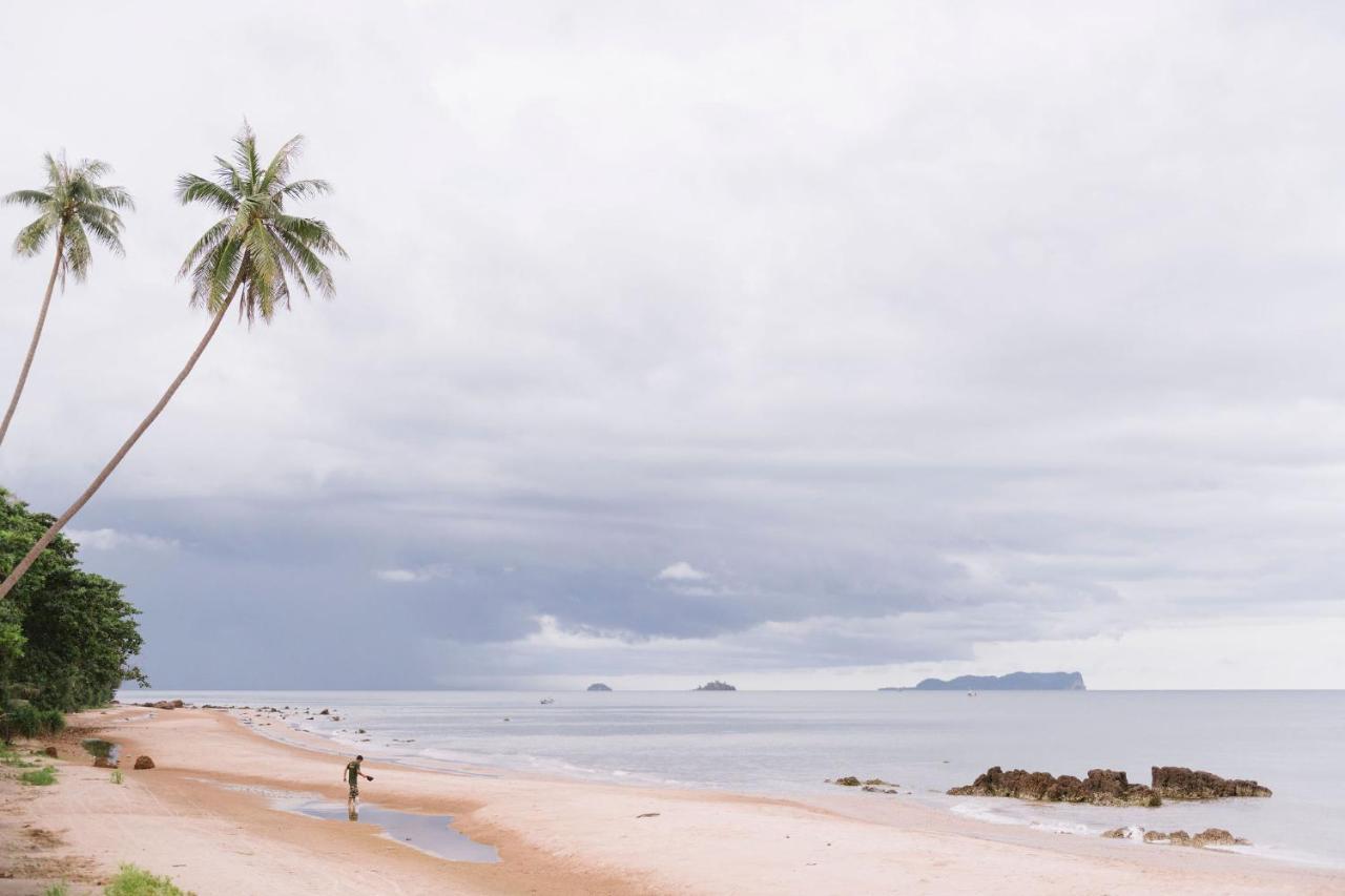 Ban Saithong Beach Resort Bang Saphan Noi Eksteriør billede