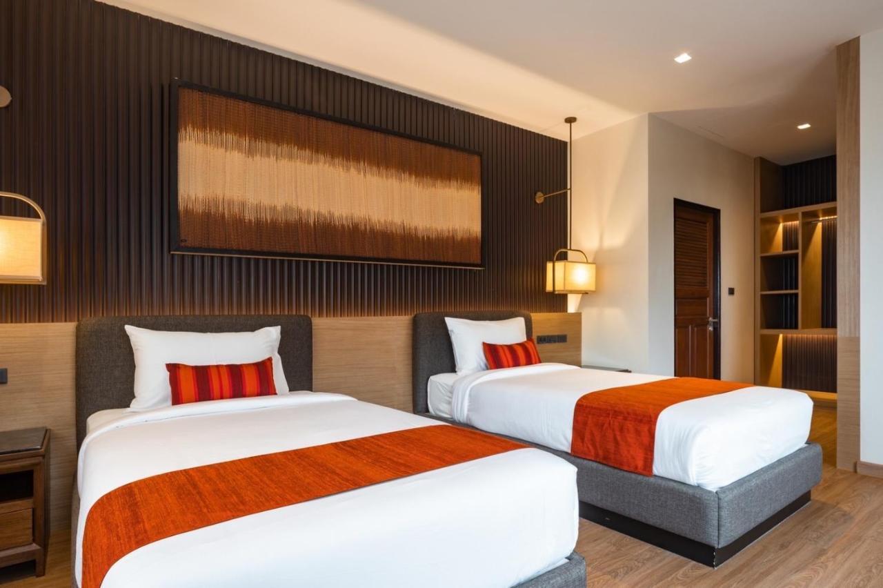 Ban Saithong Beach Resort Bang Saphan Noi Eksteriør billede