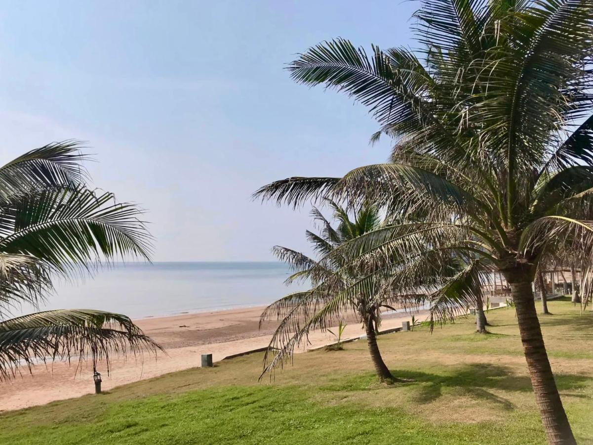 Ban Saithong Beach Resort Bang Saphan Noi Eksteriør billede