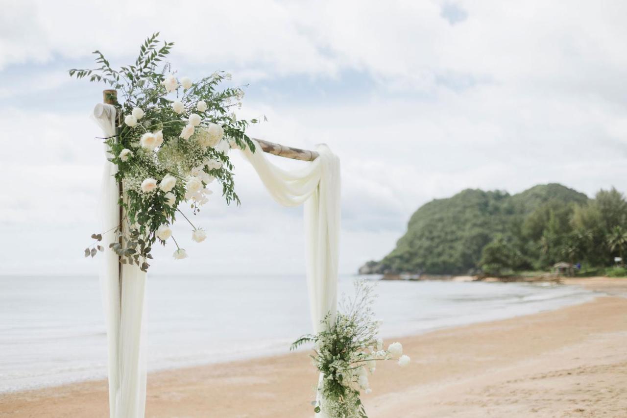 Ban Saithong Beach Resort Bang Saphan Noi Eksteriør billede