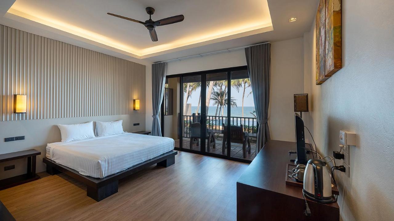 Ban Saithong Beach Resort Bang Saphan Noi Eksteriør billede