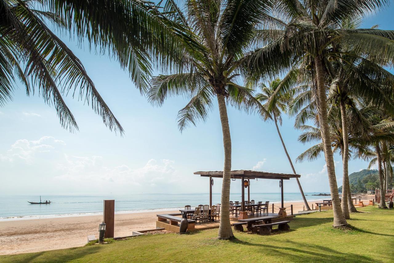 Ban Saithong Beach Resort Bang Saphan Noi Eksteriør billede